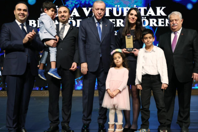 Erdoğan:“Bilim ve teknolojide kendi hikâyemizi yazıyoruz”