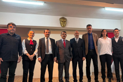 Çanakkale’de ve Millî Mücadele’de Vatan Savunmasına Koşan Liseliler ve Atatürk